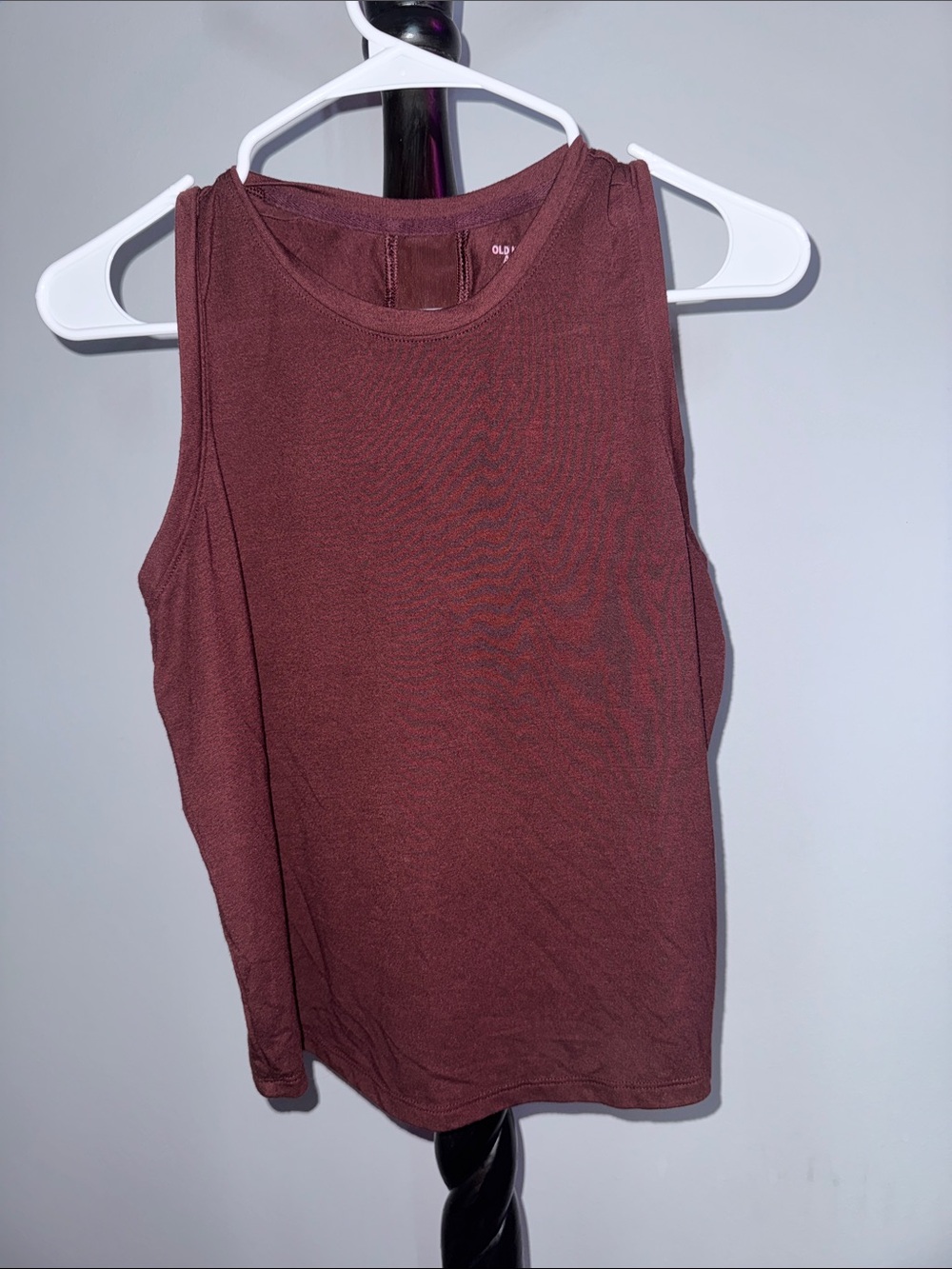 Old Navy Women's Tank Top in Deep Burgundy 21.T